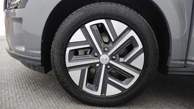 Hyundai KONA 39kWh Premium SUV 5dr Electric Auto (10.5kW Charger) (136 ps)