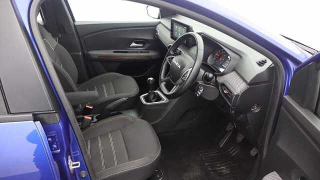 Dacia Sandero Stepway 1.0 TCe Expression Hatchback 5dr Petrol Manual Euro 6 (s/s) (90 ps)