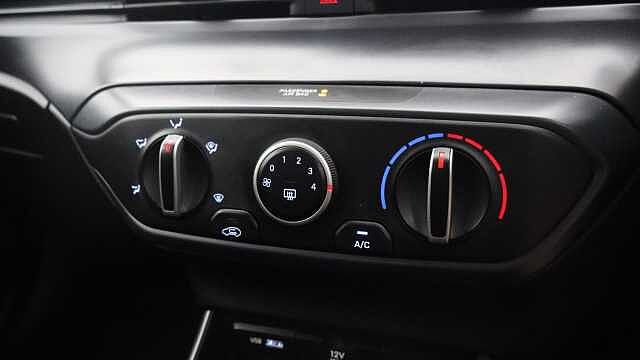 Hyundai BAYON 1.0 T-GDi MHEV SE Connect SUV 5dr Petrol Hybrid Manual Euro 6 (s/s) (100 ps) Green