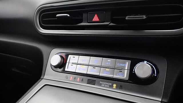 Hyundai KONA 39kWh SE Connect SUV 5dr Electric Auto (10.5kW Charger) (136 ps)