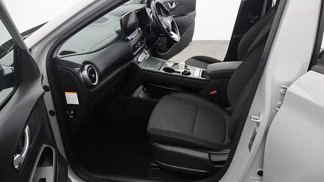 Hyundai KONA 39kWh SE Connect SUV 5dr Electric Auto (10.5kW Charger) (136 ps)