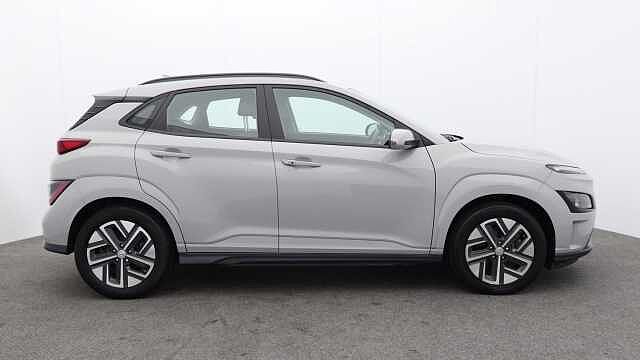 Hyundai KONA 39kWh SE Connect SUV 5dr Electric Auto (10.5kW Charger) (136 ps)