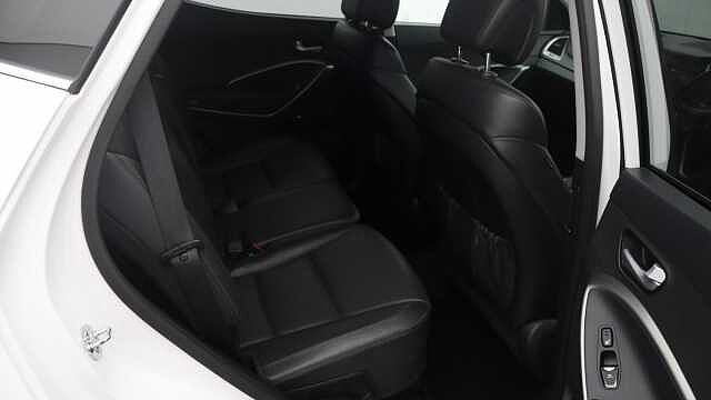 Hyundai Santa Fe 2.2 CRDi Blue Drive Premium SUV 5dr Diesel Auto 4WD Euro 6 (s/s) (200 ps)