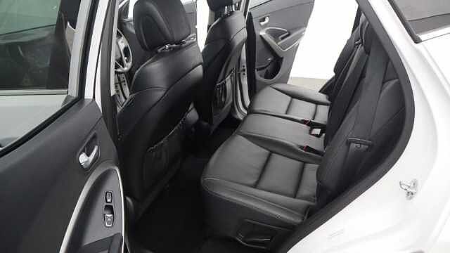 Hyundai Santa Fe 2.2 CRDi Blue Drive Premium SUV 5dr Diesel Auto 4WD Euro 6 (s/s) (200 ps)