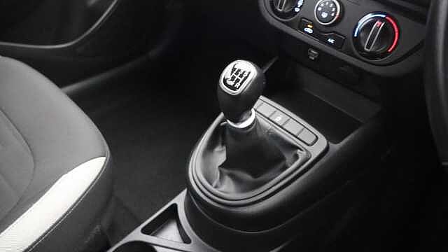 Hyundai i10 1.0 SE Connect Hatchback 5dr Petrol Manual Euro 6 (s/s) (67 ps)
