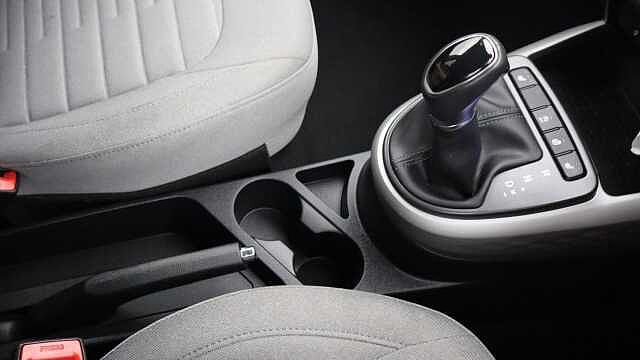 Hyundai i10 1.2 Premium Hatchback 5dr Petrol Auto Euro 6 (s/s) (79 ps)