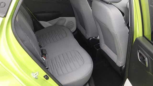 Hyundai i10 1.2 Premium Hatchback 5dr Petrol Auto Euro 6 (s/s) (79 ps)