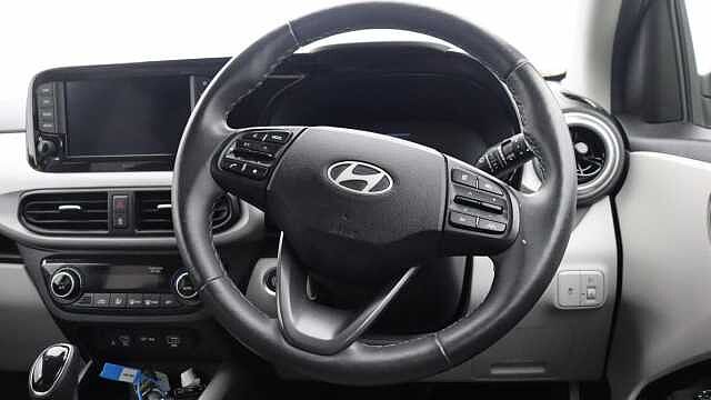 Hyundai i10 1.2 Premium Hatchback 5dr Petrol Auto Euro 6 (s/s) (79 ps)