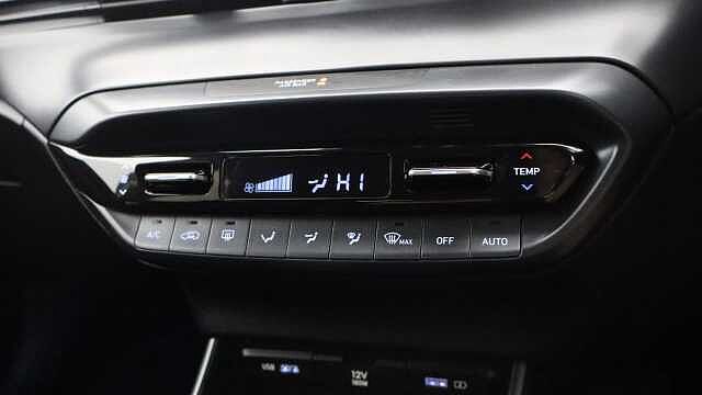 Hyundai BAYON 1.0 T-GDi MHEV Premium SUV 5dr Petrol Hybrid DCT Euro 6 (s/s) (100 ps)