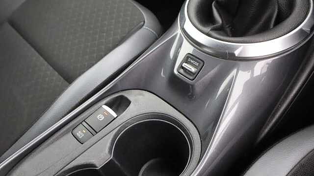 Nissan Juke 1.0 DIG-T N-Connecta SUV 5dr Petrol Manual Euro 6 (s/s) (114 ps)