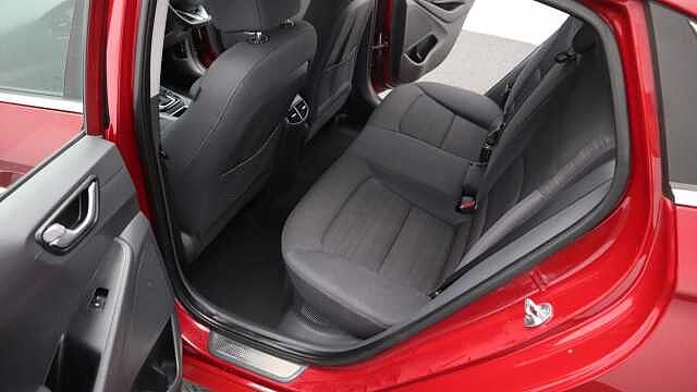 Hyundai IONIQ 1.6 h-GDi GPF Premium Hatchback 5dr Petrol Hybrid DCT Euro 6 (s/s) (141 ps)