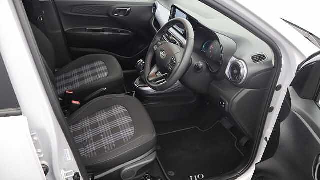 Hyundai i10 1.2 Premium Hatchback 5dr Petrol Auto Euro 6 (s/s) (79 ps)