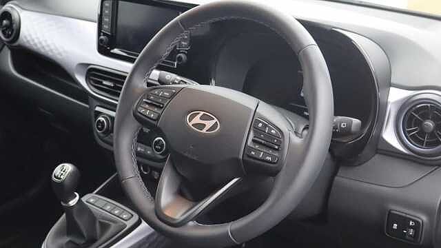 Hyundai i10 1.2 Premium Hatchback 5dr Petrol Manual Euro 6 (s/s) (79 ps)