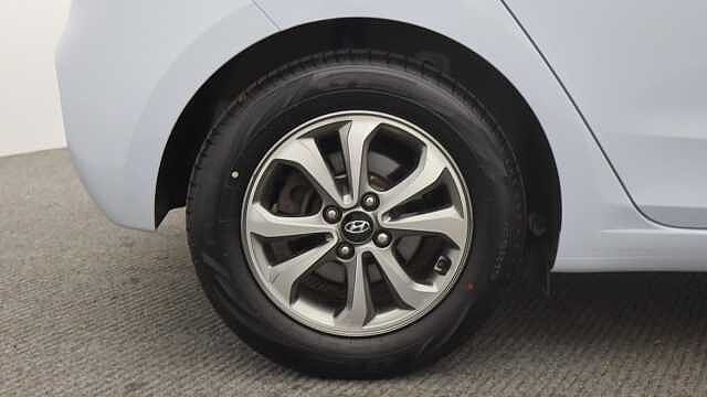 Hyundai I20 1.2 SE Launch Edition Hatchback 5dr Petrol Manual Euro 6 (s/s) (84 ps) Grey