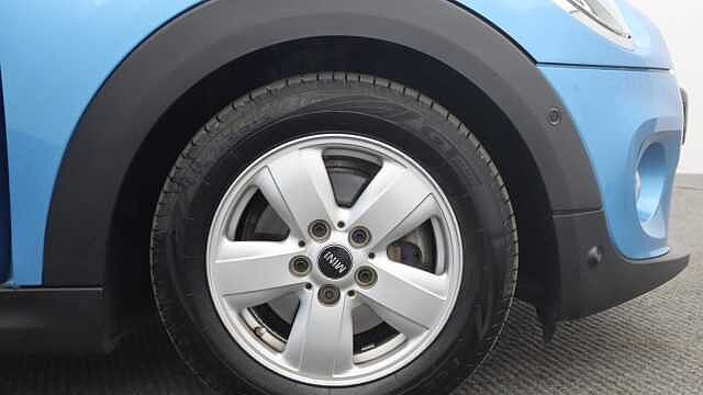 MINI Hatch 1.5 Cooper Classic Hatchback 3dr Petrol Steptronic Euro 6 (s/s) (136 ps)