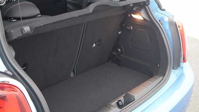 MINI Hatch 1.5 Cooper Classic Hatchback 3dr Petrol Steptronic Euro 6 (s/s) (136 ps)