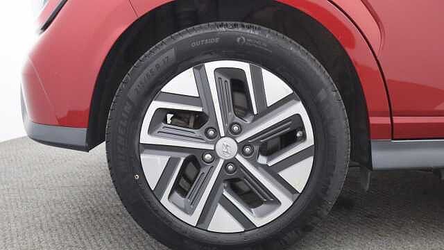 Hyundai KONA 39kWh Premium SUV 5dr Electric Auto (10.5kW Charger) (136 ps)