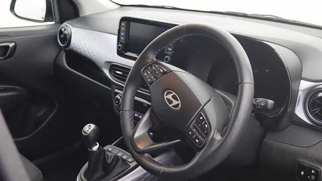 Hyundai i10 1.0 Premium Hatchback 5dr Petrol Manual Euro 6 (s/s) (63 ps)