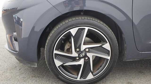 Hyundai i10 1.0 Premium Hatchback 5dr Petrol Manual Euro 6 (s/s) (63 ps)
