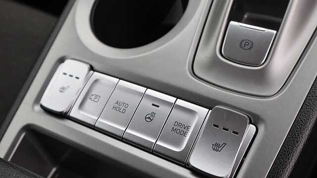 Hyundai KONA 64kWh Premium SUV 5dr Electric Auto (10.5kW Charger) (204 ps)