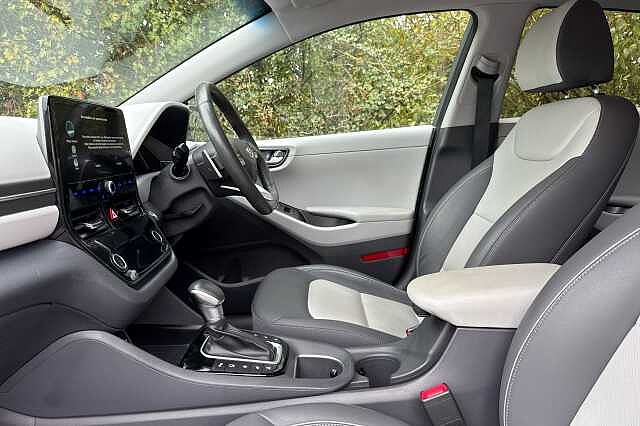 Hyundai Ioniq 1.6 GDi Plug-in Hybrid Premium SE 5dr DCT