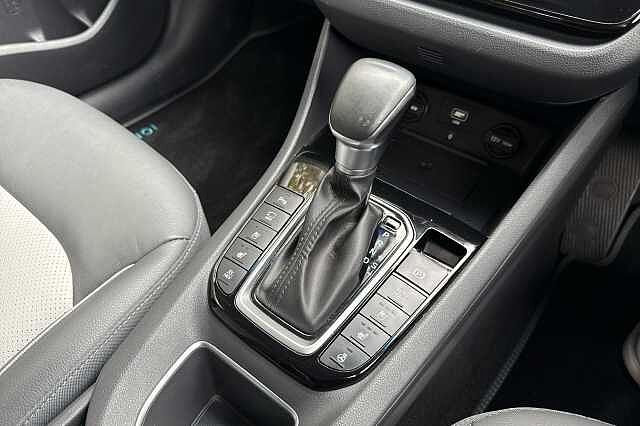 Hyundai Ioniq 1.6 GDi Plug-in Hybrid Premium SE 5dr DCT