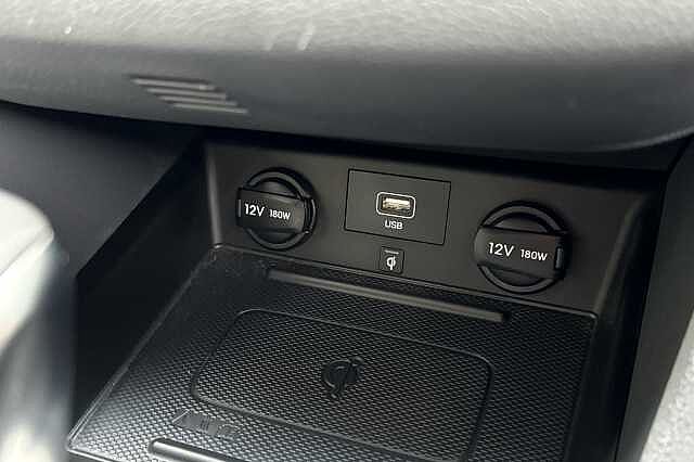 Hyundai Ioniq 1.6 GDi Plug-in Hybrid Premium SE 5dr DCT