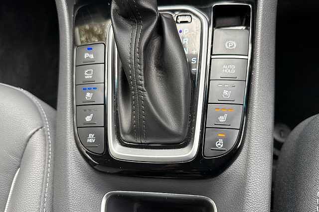 Hyundai Ioniq 1.6 GDi Plug-in Hybrid Premium SE 5dr DCT