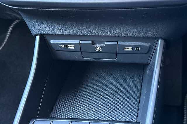 Hyundai I20 1.0T GDi 48V MHD SE Connect 5dr Dragon Red