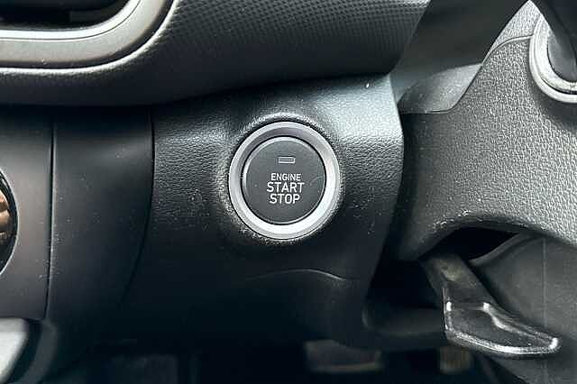 Hyundai KONA 1.6 GDi Hybrid Premium 5dr DCT Phantom Black