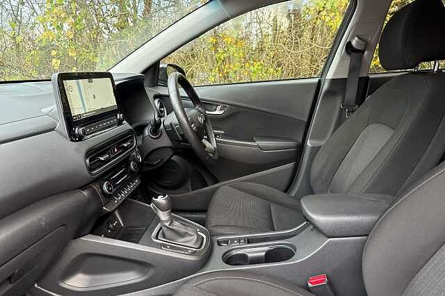 Hyundai KONA 1.6 GDi Hybrid Premium 5dr DCT Phantom Black