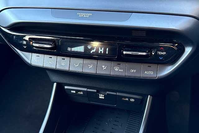 Hyundai Bayon T-GDI PREMIUM MHEV