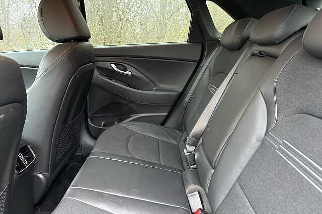 Hyundai i30 T-GDI PREMIUM MHEV