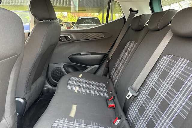 Hyundai I10 PREMIUM Mangrove Green