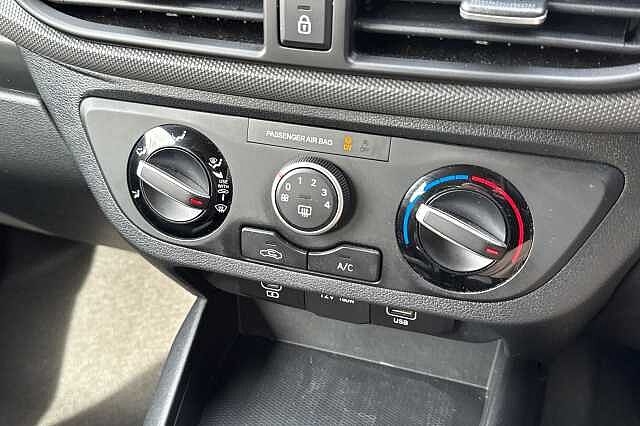 Hyundai I10 ADVANCE Dragon Red