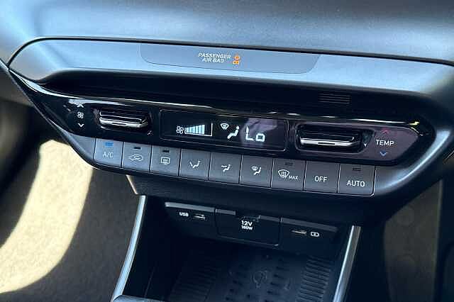 Hyundai Bayon T-GDI PREMIUM DCT MHEV