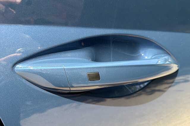 Hyundai BAYON T-GDI ULTIMATE DCT Vibrant Blue