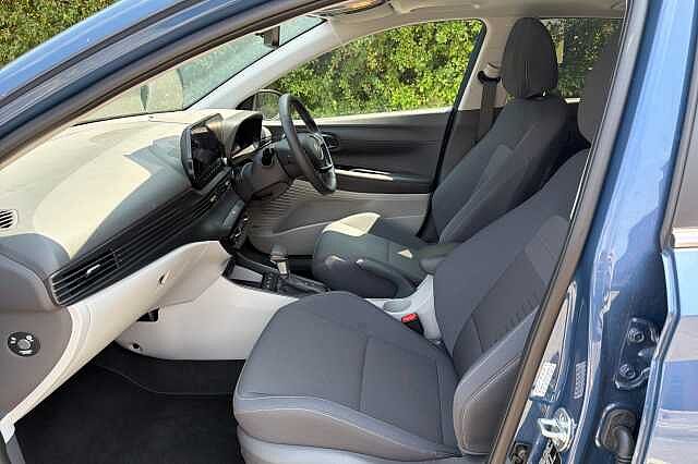 Hyundai BAYON T-GDI ULTIMATE DCT Vibrant Blue
