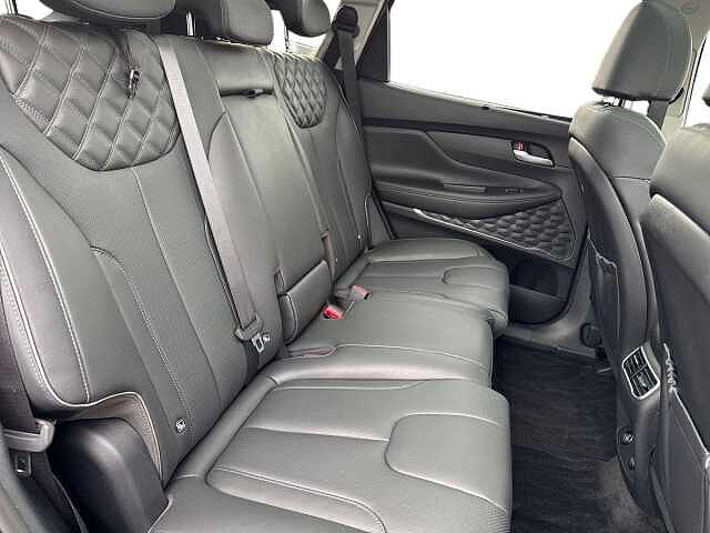 Hyundai Santa Fe 1.6 TGDi Plug-in Hybrid Ultimate 5dr 4WD Auto