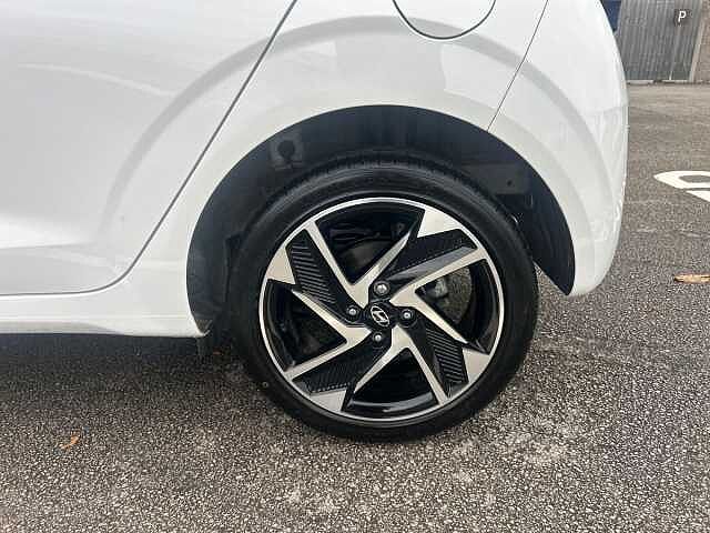 Hyundai I10 1.0 [63] Premium 5dr Auto [Nav] White
