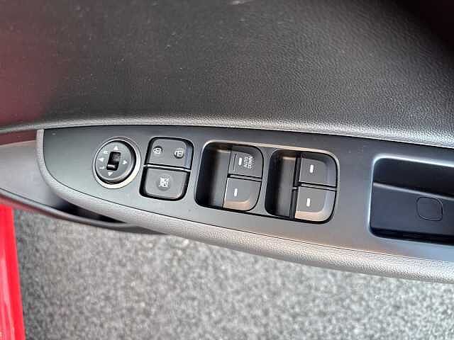 Hyundai I10 1.0 SE 5dr Red