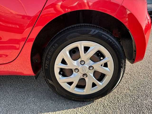 Hyundai I10 1.0 SE 5dr Red