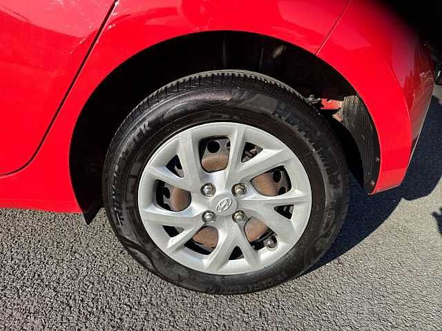Hyundai I10 1.0 SE 5dr Red