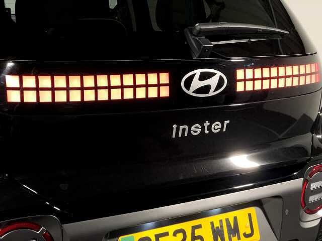 Hyundai INSTER 85kW Cross 49kWh 5dr Auto Black