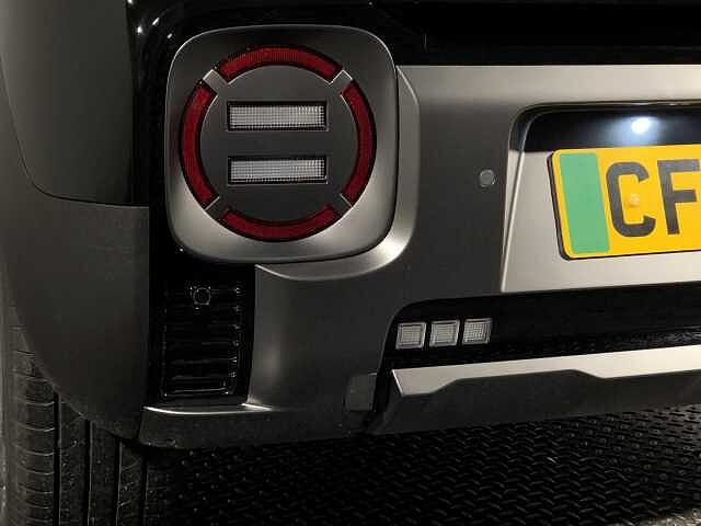 Hyundai INSTER 85kW Cross 49kWh 5dr Auto Black