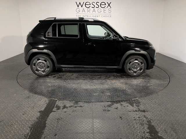 Hyundai INSTER 85kW Cross 49kWh 5dr Auto Black