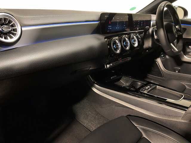 Mercedes-Benz CLA Class 220 Amg Line Premium