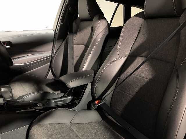 Toyota Corolla Touring Sport 2.0 Hybrid Design 5dr CVT