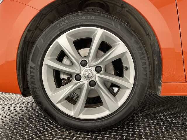 Vauxhall Corsa 1.2 SE Nav Premium 5dr