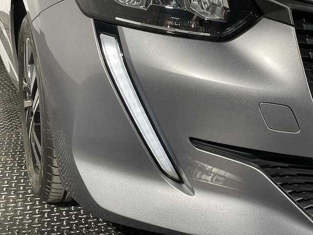 Peugeot 208 1.2 PureTech 100 Allure Premium 5dr